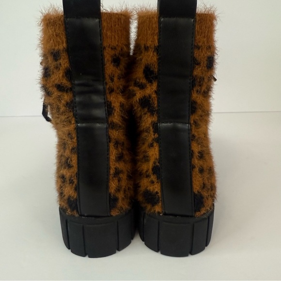 Leopard Print Lace-Up Utility Boots - Picture 6 of 9